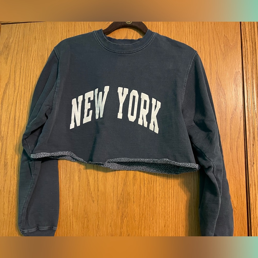 Navy New York crop sweatshirt